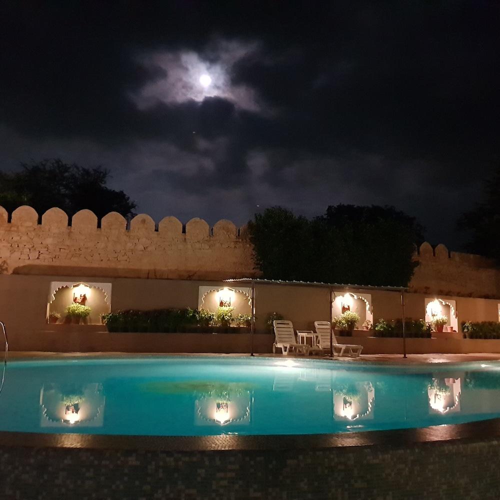Araliayas Resort & Spa Udaipur Exterior photo