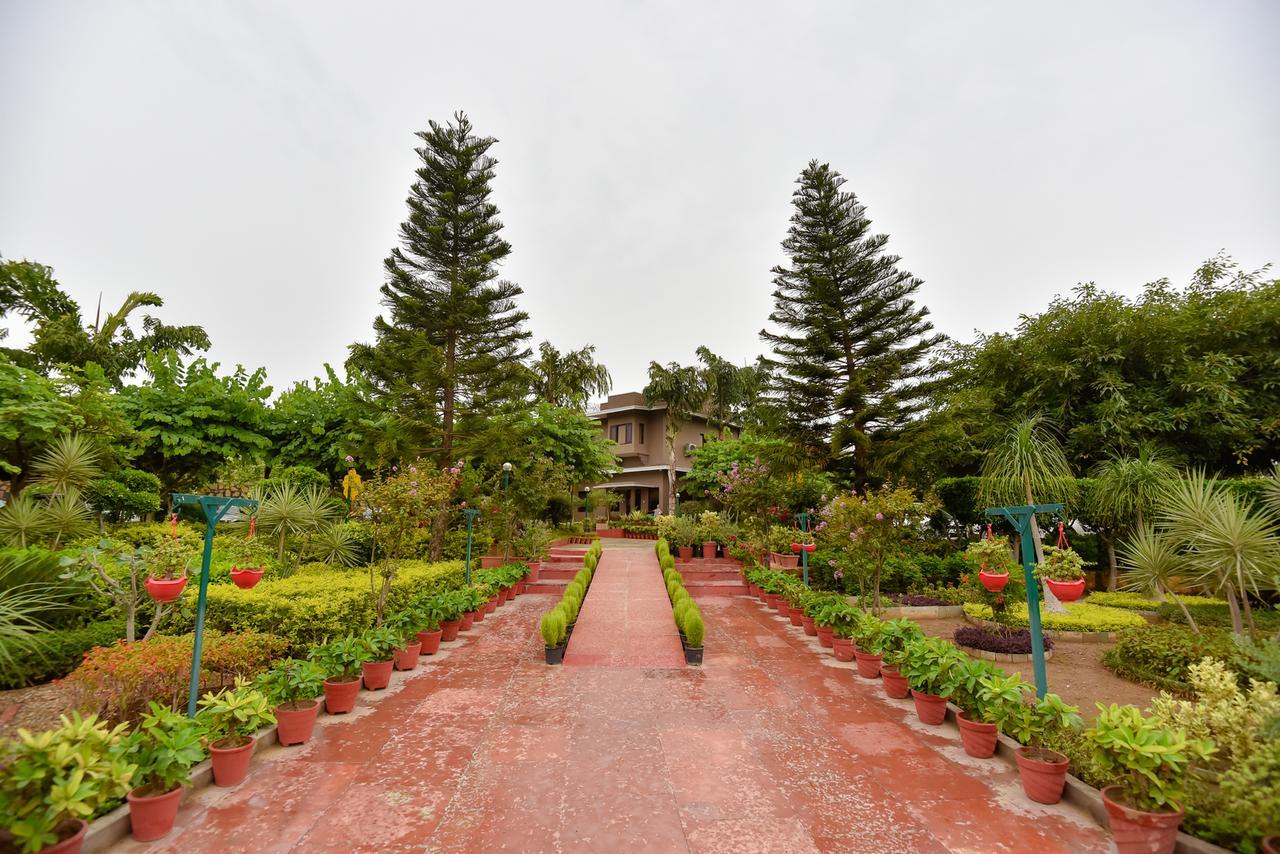 Araliayas Resort & Spa Udaipur Exterior photo