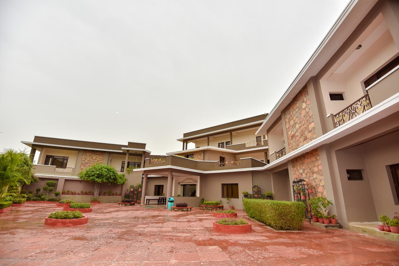 Araliayas Resort & Spa Udaipur Exterior photo